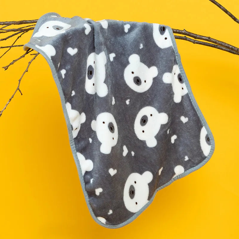 Mjuk och Varm Filt i Korallfleece för Hundar och Katter