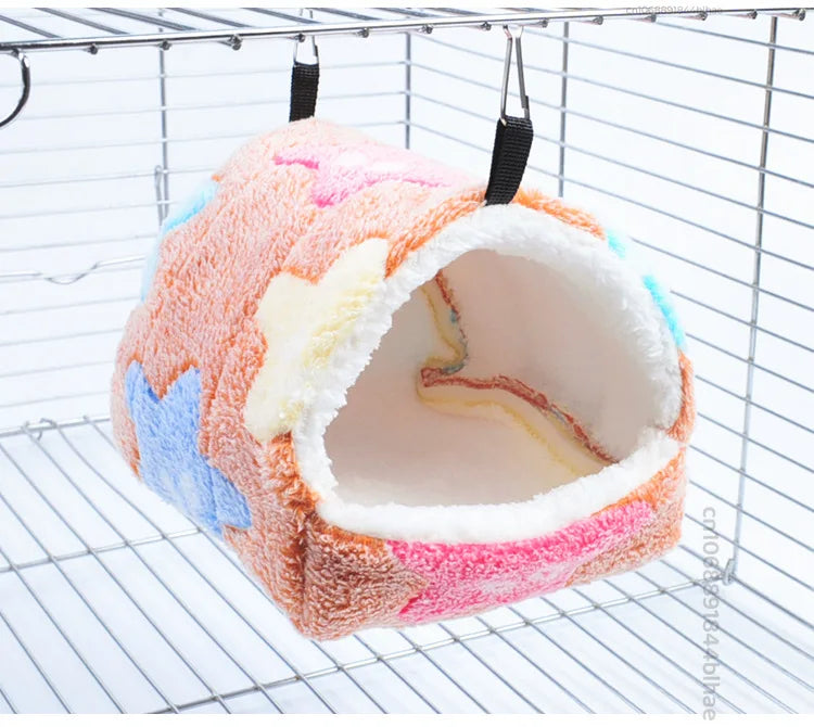 Hus i Tjock Fleece – För Smådjur och Fågel