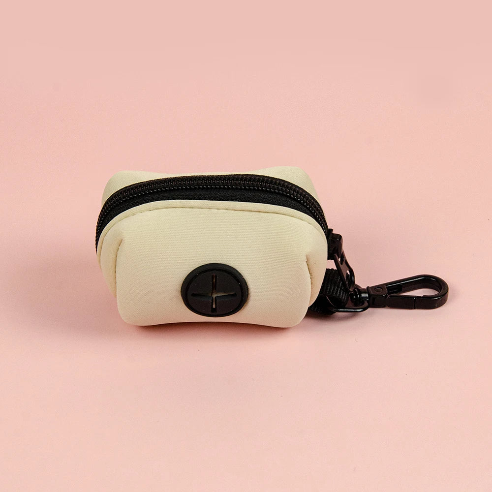 Mjuk och Slitstark Hållare för Avföringspåsar i Neopren – Perfekt för Promenader