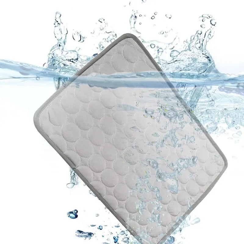 Kylande Sovmatta för Hund och Katt – Perfekt för Sommaren