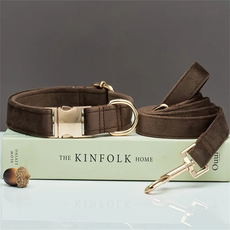 Elegant Sammetshalsband med Matchande Koppel – Stilfullt Set i Mjuka Färger