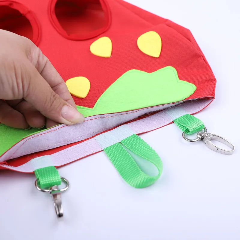 Hängande Höpåse för Smådjur – Praktisk Foderhållare i Söt Design