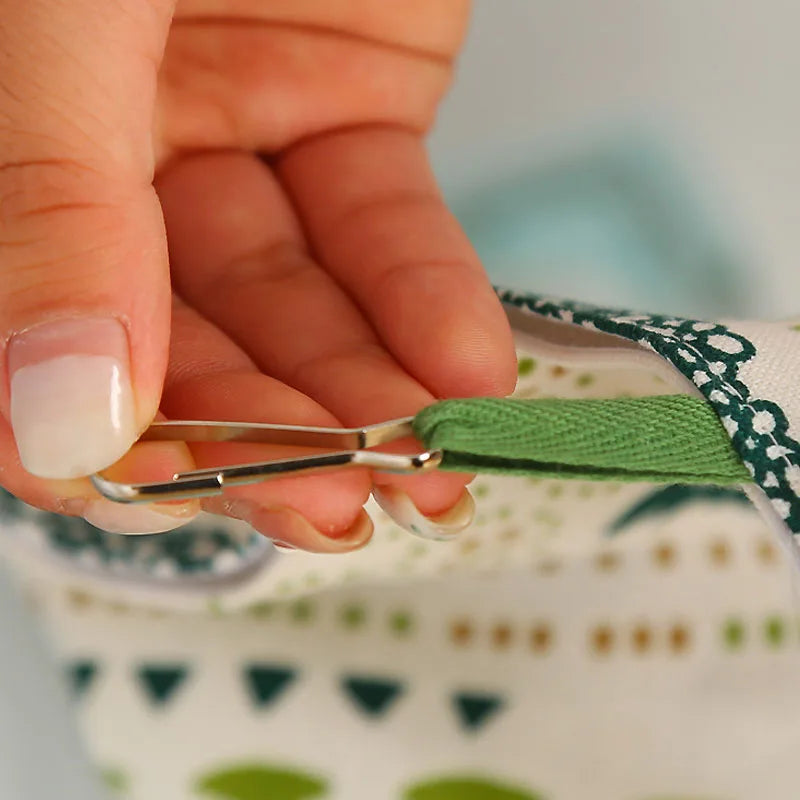 Höpåse för Kanin och Gnagare – Smart Hängande Foderhållare