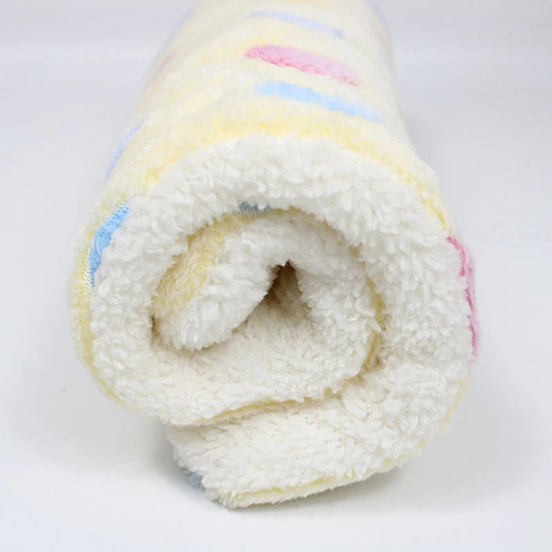 Mjuk Fleecefilt för Ditt Smådjur – Tjock och Bekväm Bädd