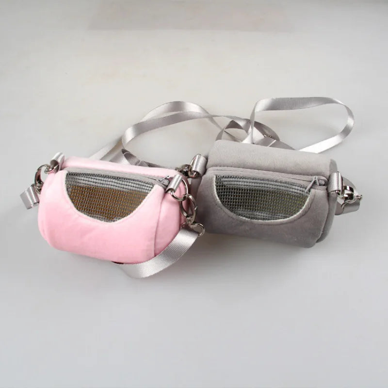 Bärväska för Smådjur – Praktisk Transport i Cylinderdesign