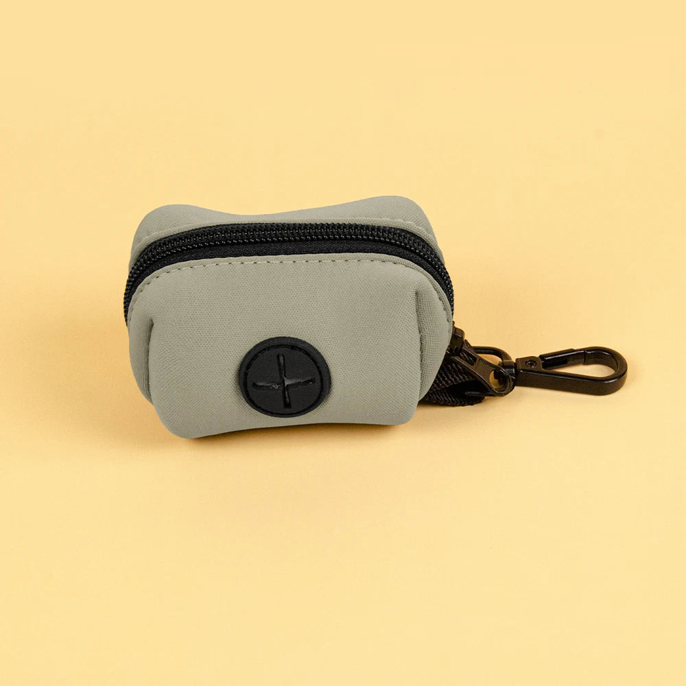 Mjuk och Slitstark Hållare för Avföringspåsar i Neopren – Perfekt för Promenader