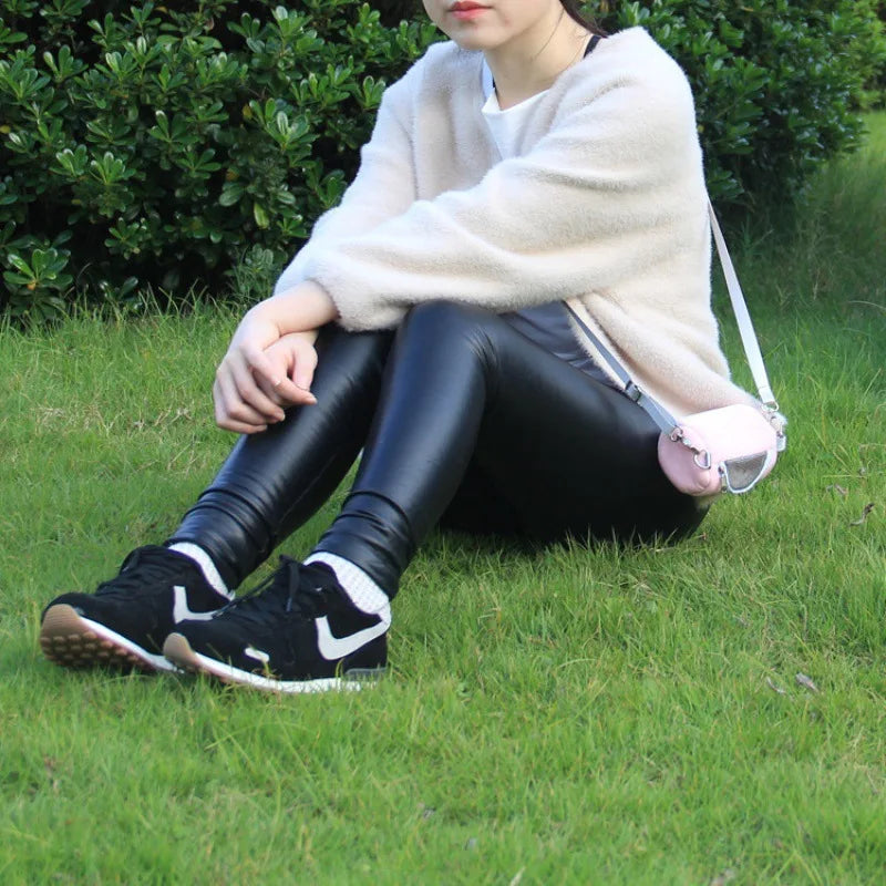 Bärväska för Smådjur – Praktisk Transport i Cylinderdesign