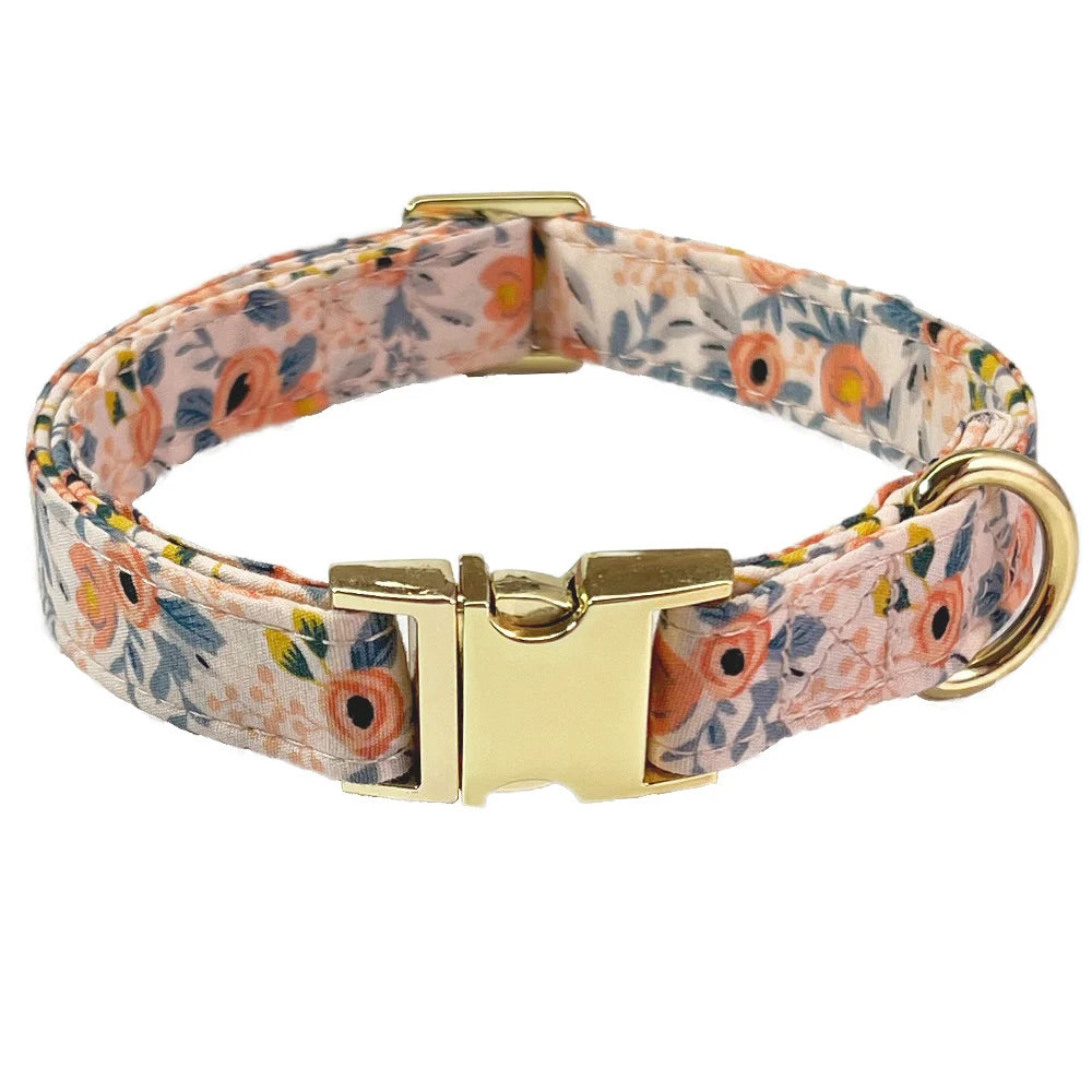 exklusivt blommigt halsbandsset med rosett och koppel för hund