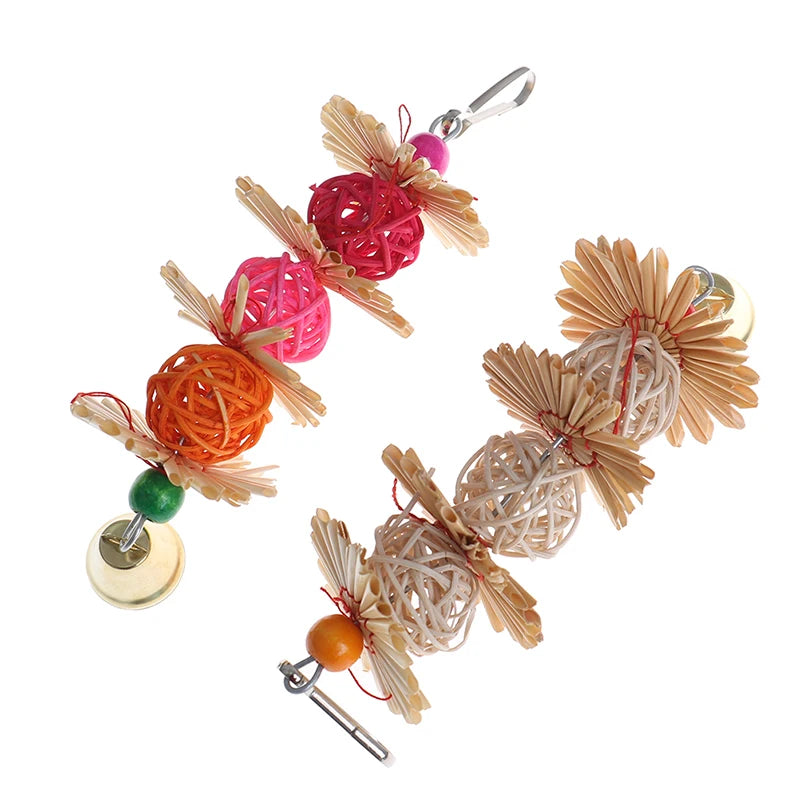 färgglad fågelleksak i trä med bjällra