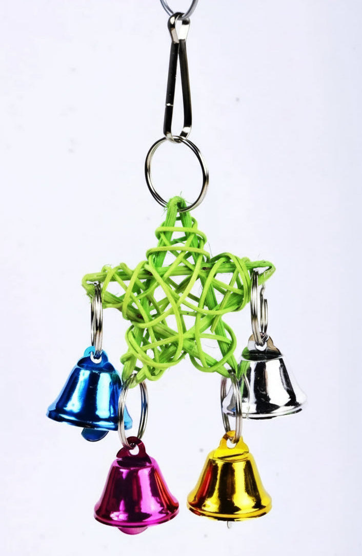 ärgglad tuggleksak i trä med bjällra för fågelbur