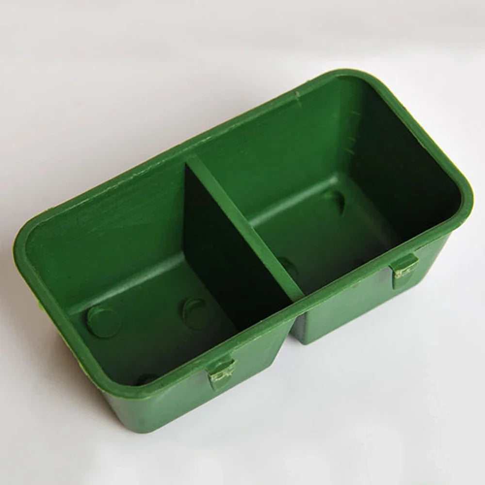 foderskal i plast for fagelbur gron