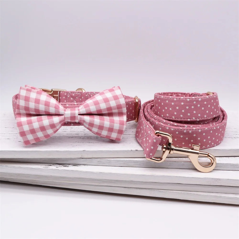 handgjort halsband och koppel i bomull med fluga rosett och blomma