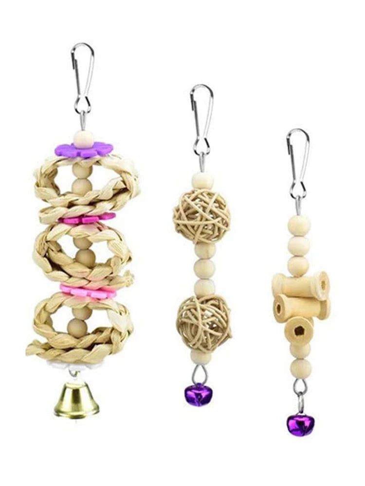 hängande träleksaker i set med bjällror för fågelbur