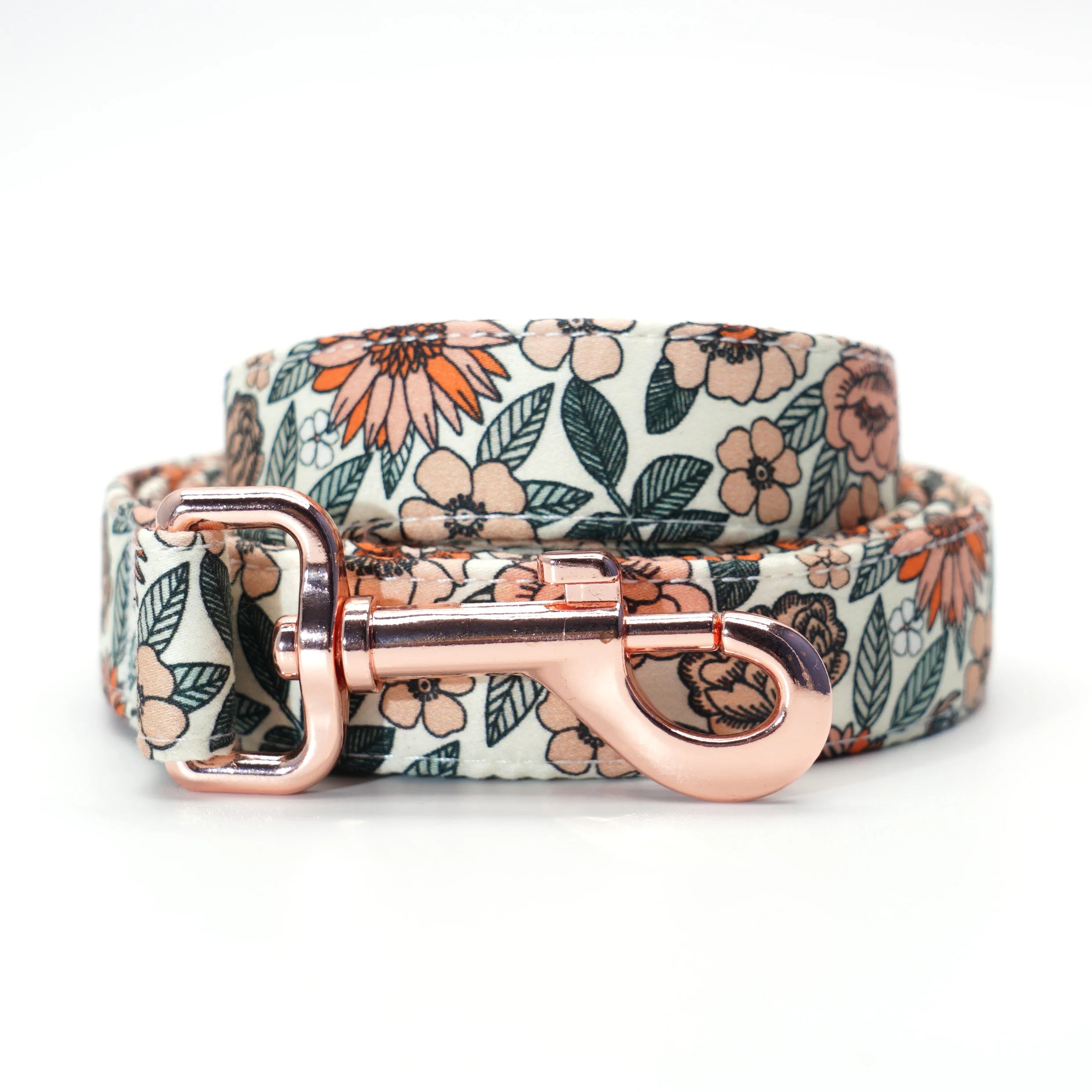 handgjort hundkoppel i boho blommigt mönster